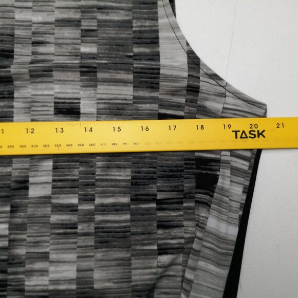 2 / $30.00 - Tahari Ladies Size Large Grey & Black Pattern Sleeveless Tank top - Picture 9 of 10